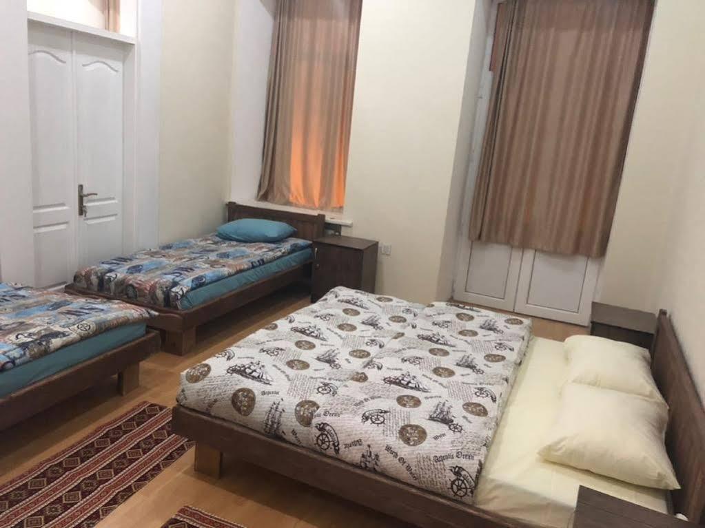 Capital Hostel Baku Bagian luar foto